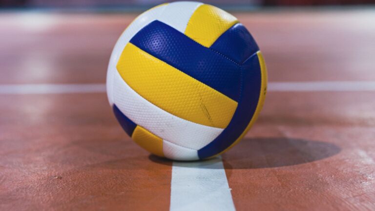 GW Volleyball Outlasts Fordham in Five Sets in Washington